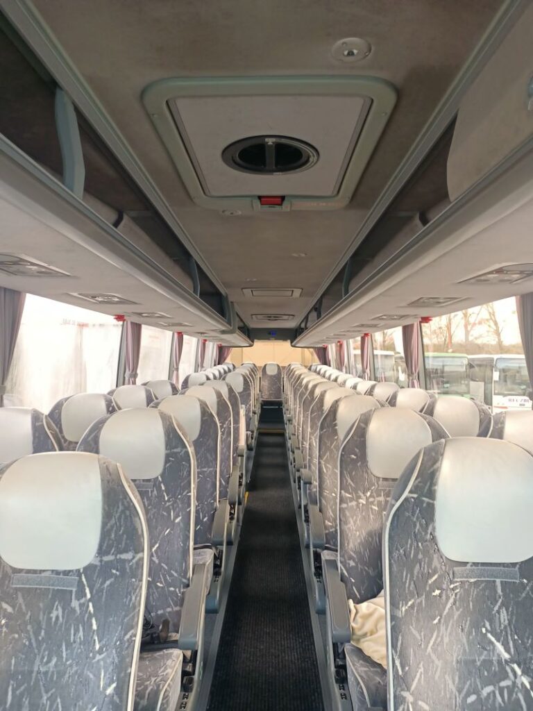 VanHool T915 - flota Mil-Bus